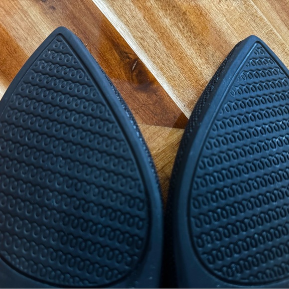 Rothy's The Point Black Flats Like New - Picture 4 of 5